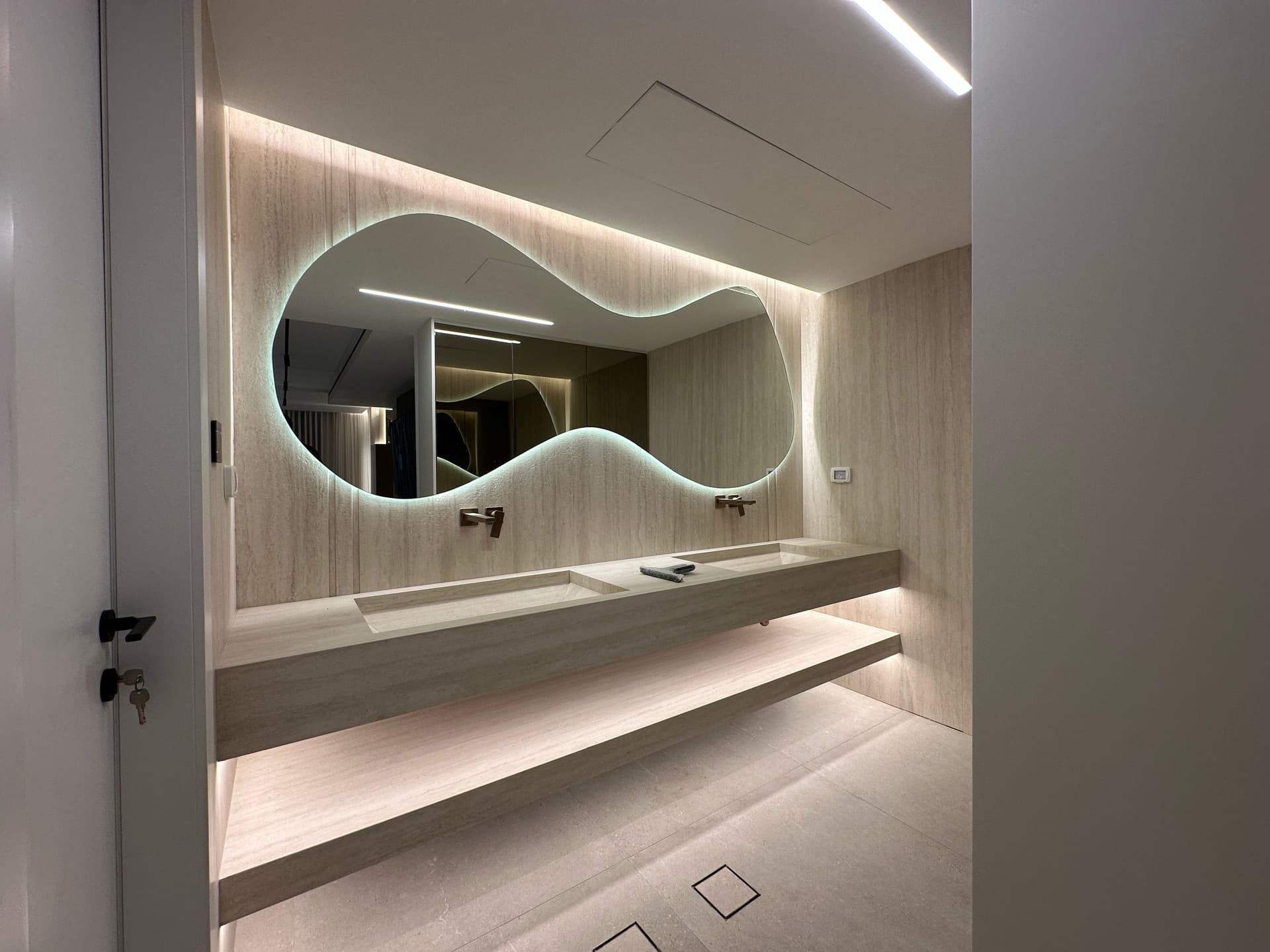 مغسلة حمام بورسلان