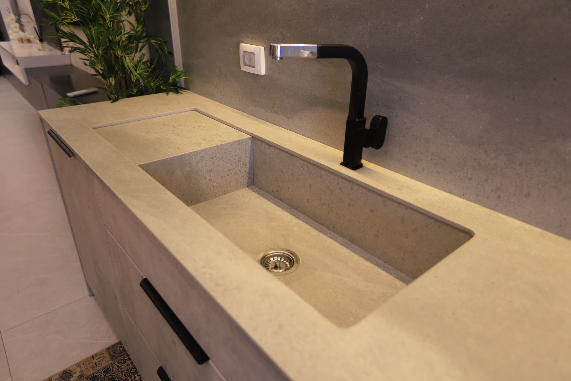 حوض بورسلان نفس اللون مع بسطة