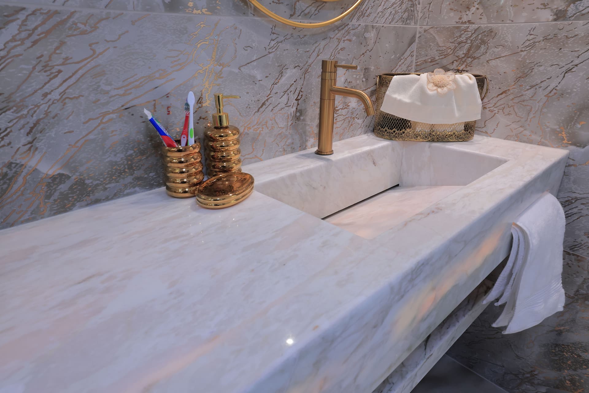 مغسلة حمام بورسلان